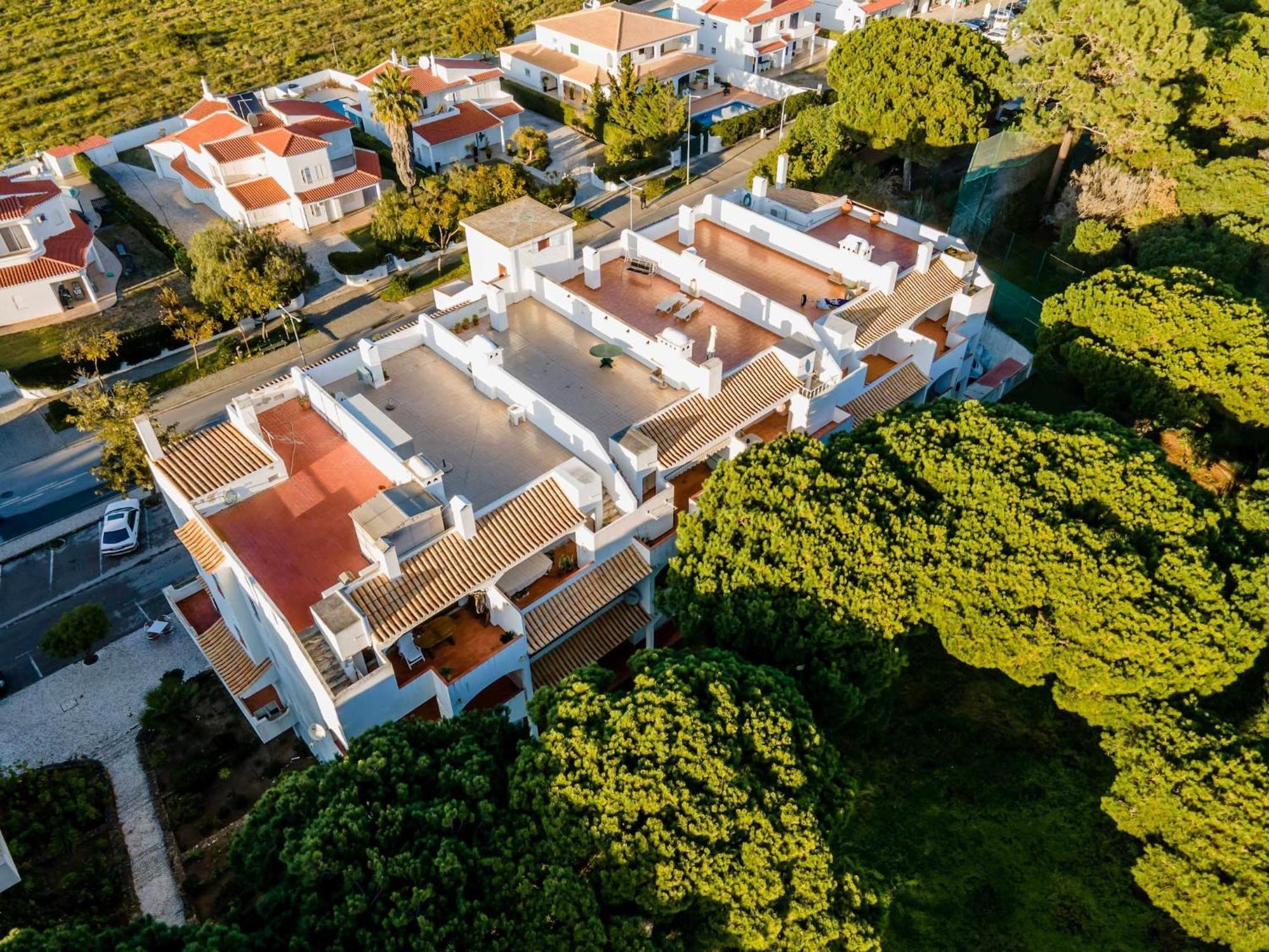 Casa Falesia T2 - Garden View - 5 Min From The Beach - Wifi Olhos de Agua  Exterior foto